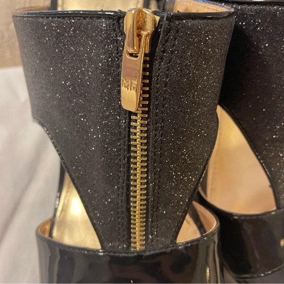 Marc Fisher Black Glitter Women’s Wedge Sandal with Gold Front Zipper, Size 8M - Picture 3 of 7